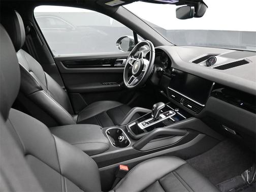 2022 Porsche Cayenne Base
