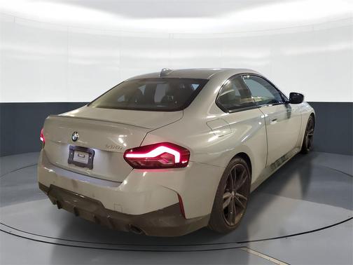 2022 BMW 230 i