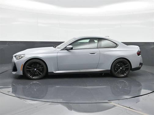 2022 BMW 230 i