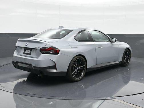 2022 BMW 230 i