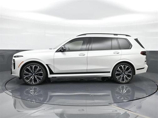2024 BMW X7 M60i