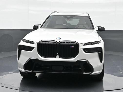 2024 BMW X7 M60i
