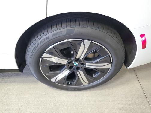 2026 BMW iX xDrive60