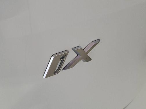 Alpine White 2026 BMW iX xDrive60