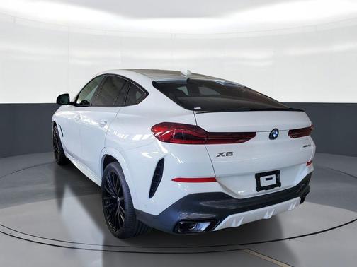 Alpine White 2027 BMW X6 xDrive40i