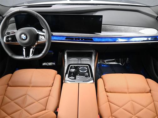 2025 BMW 740 i