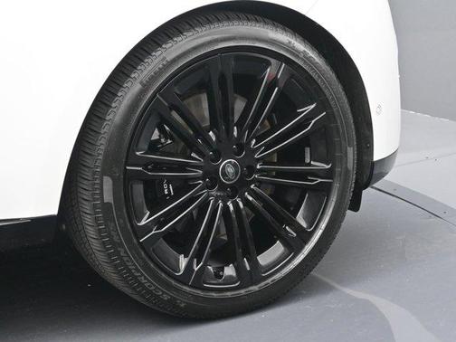 2025 Land Rover Range Rover P530 SE