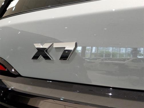 2026 BMW X7 M60i