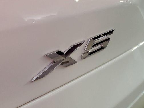 Alpine White 2026 BMW X5 sDrive40i