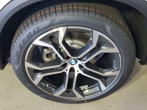 Alpine White 2026 BMW X5 sDrive40i