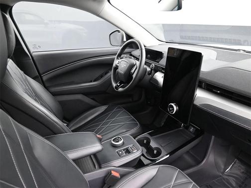 2022 Ford Mustang Mach-E Select