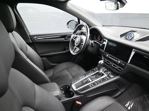 2021 Porsche Macan Base