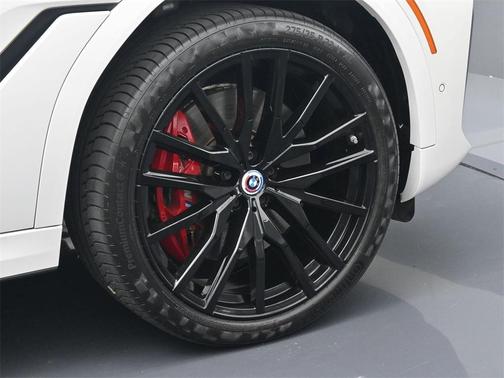 2023 BMW X6 M50i