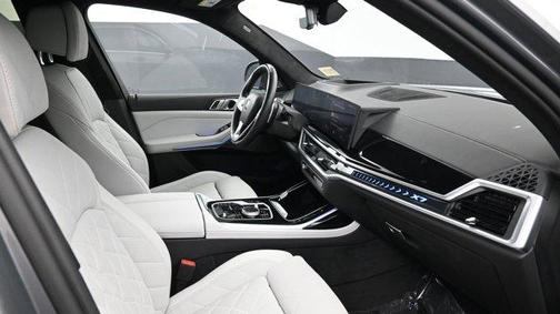 Skyscraper Gray Metallic 2023 BMW X7 xDrive40i