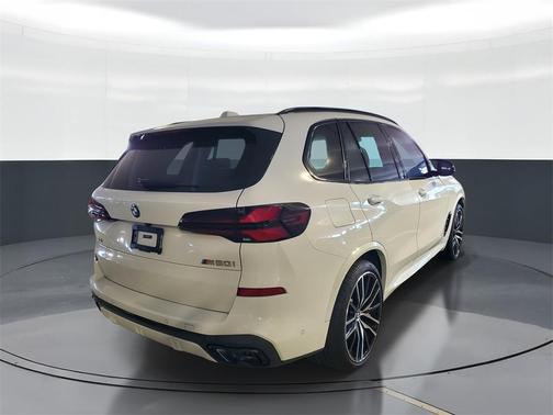2024 BMW X5 M60i