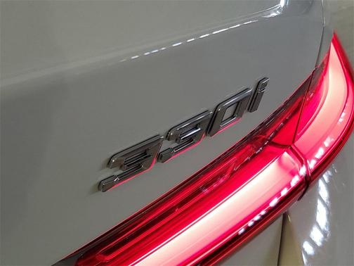 2025 BMW 330 i