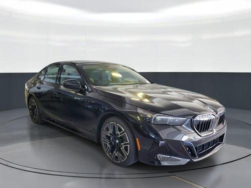 Black Sapphire Metallic 2026 BMW 530 i