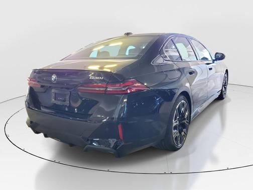 Black Sapphire Metallic 2026 BMW 530 i