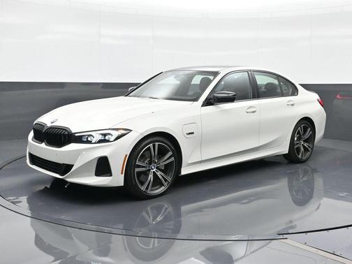 Alpine White 2023 BMW 330e 330e