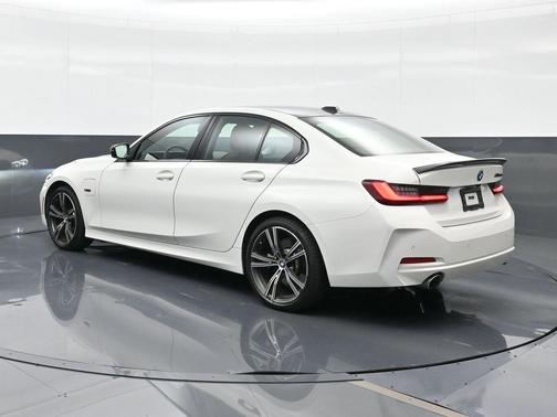 Alpine White 2023 BMW 330e 330e