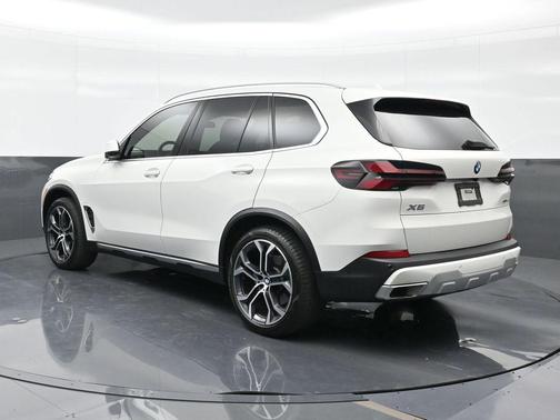 Alpine White 2024 BMW X5 sDrive40i