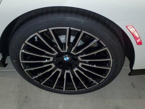 2026 BMW 760 760i xDrive