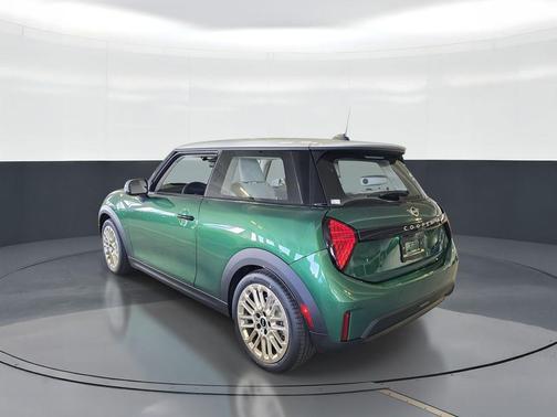 British Racing Green Metallic 2025 MINI Hardtop