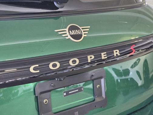 British Racing Green Metallic 2025 MINI Hardtop