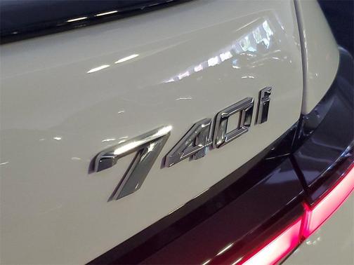 2026 BMW 740 i