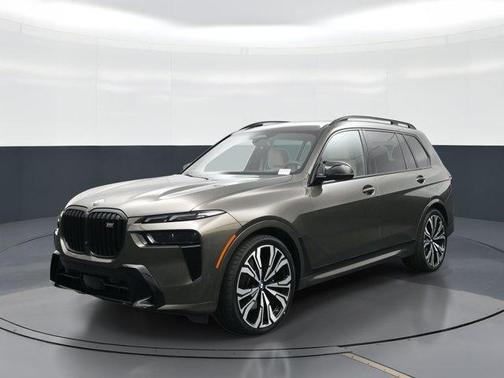 Manhattan Green Metallic 2025 BMW X7 M60i