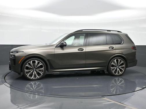 Manhattan Green Metallic 2025 BMW X7 M60i