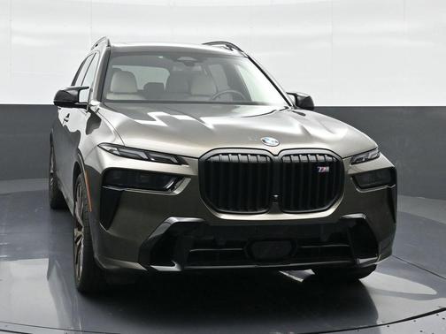 Manhattan Green Metallic 2025 BMW X7 M60i