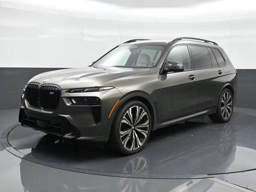 Manhattan Green Metallic 2025 BMW X7 M60i