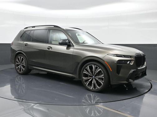 Manhattan Green Metallic 2025 BMW X7 M60i