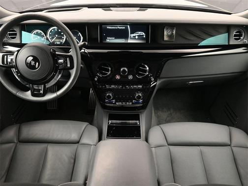 2023 Rolls-Royce Phantom