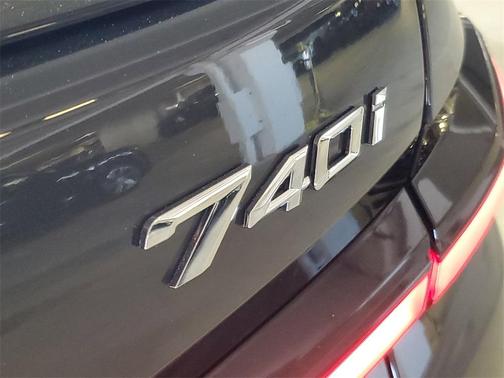 2026 BMW 740 i
