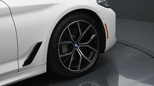 Alpine White 2023 BMW 530 i