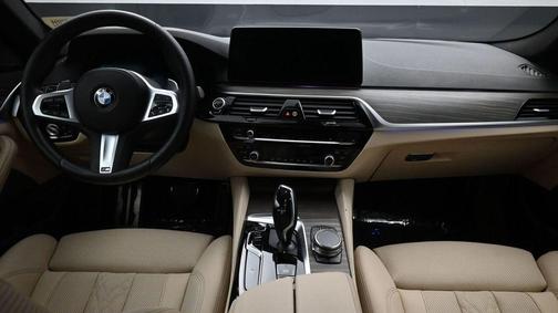 Alpine White 2023 BMW 530 i