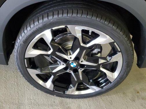 Jet Black 2026 BMW X2 xDrive28i