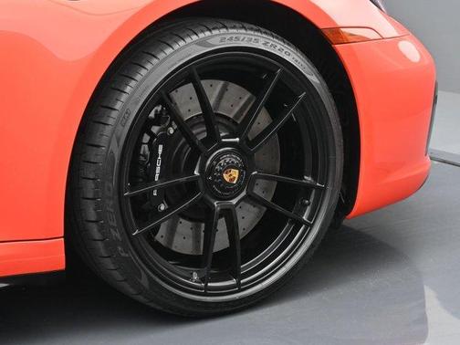 2022 Porsche 911 Carrera GTS