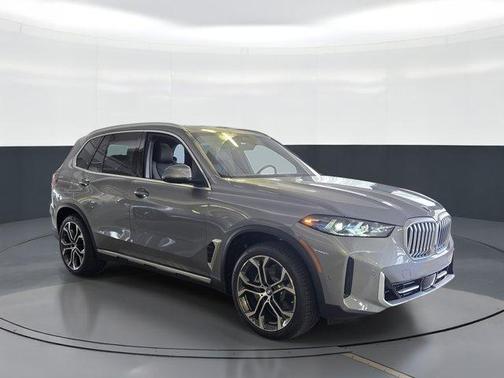 Gray Metallic 2026 BMW X5 sDrive40i