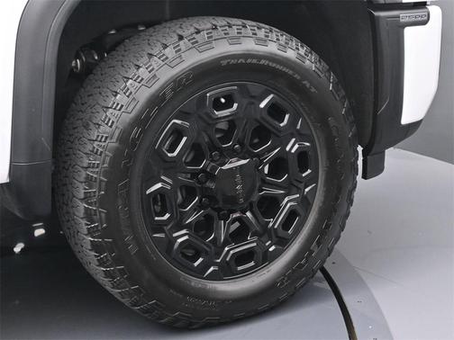 2025 GMC Sierra 2500 AT4