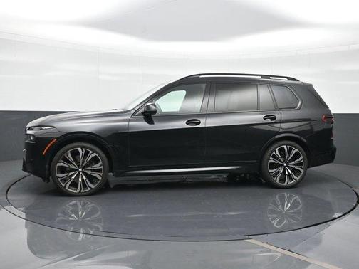 2023 BMW X7 M60i