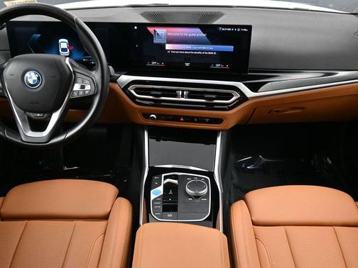 Mineral White Metallic 2023 BMW i4 Gran Coupe eDrive35