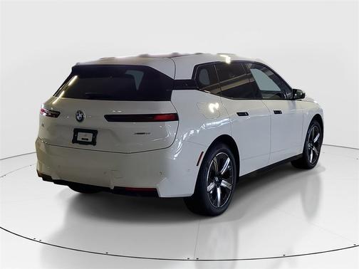 2026 BMW iX xDrive60