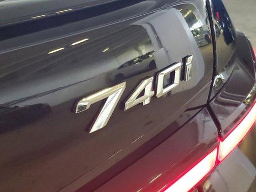 2026 BMW 740 i