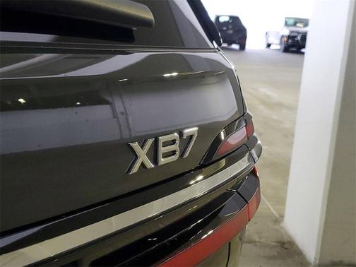 2025 BMW ALPINA XB7 Base