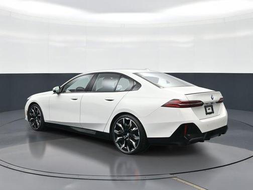 Alpine White 2024 BMW 530 i