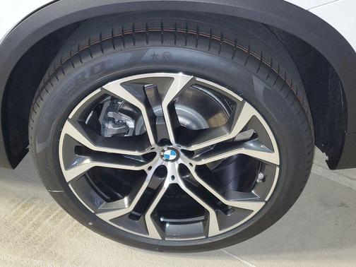 Alpine White 2026 BMW X5 sDrive40i