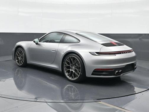 2021 Porsche 911 Carrera
